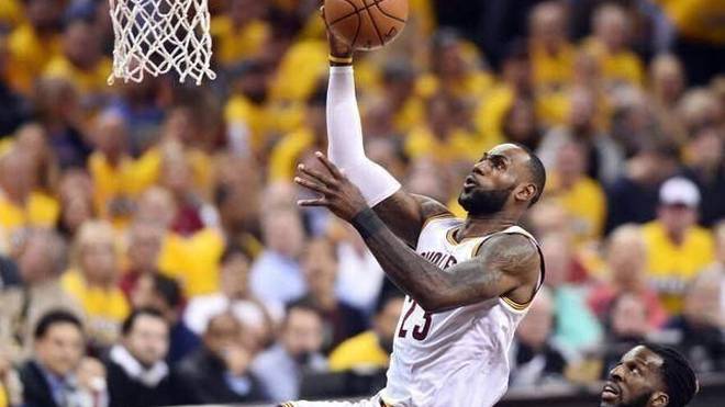 莫布利24+10骑士大胜猛龙    莫布利24+10骑士大胜猛龙